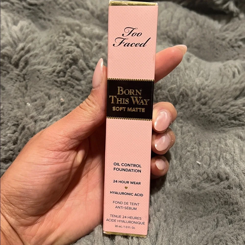 TOO FACED Born This Way Soft Matte Foundation
